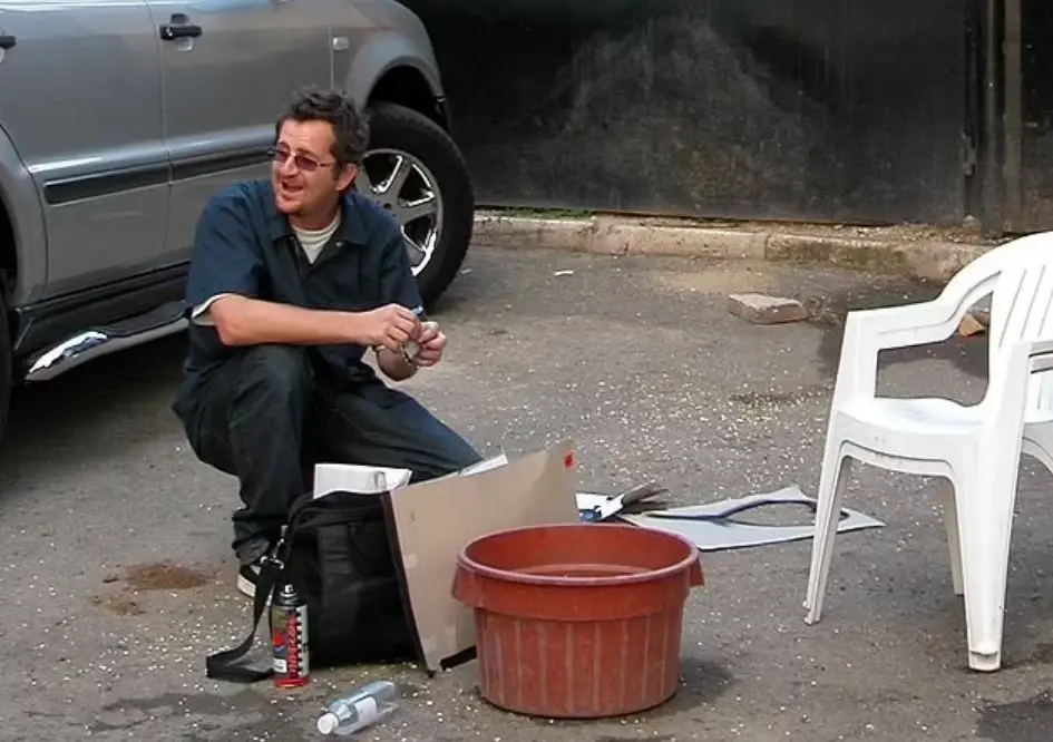 หรือว่า Banksy กราฟิตี้ดังจะเปิดหน้าแล้ว?