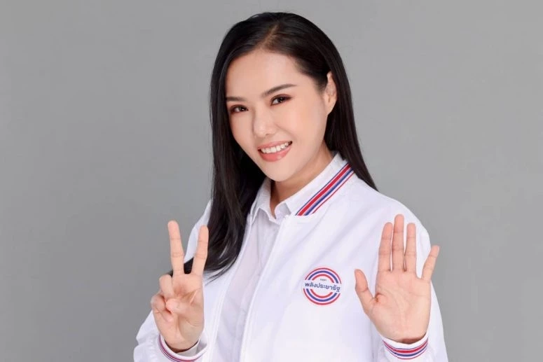 เปิดประวัติ "ดร.ผึ้ง" รองโฆษกรัฐบาลป้ายแดง!