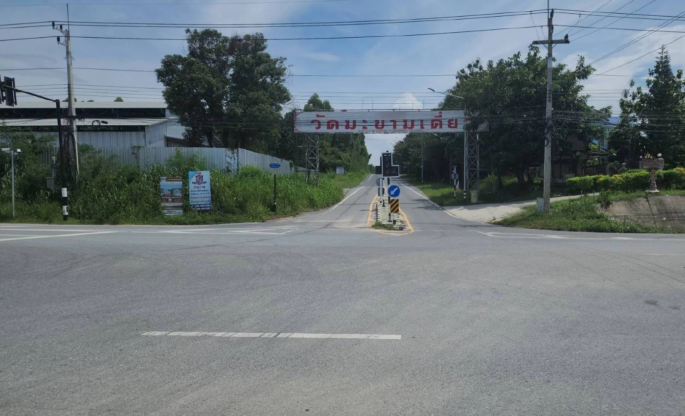 เผยคลิป สี่แยกไฟกระพริบแห่งความบันเทิง ที่ชาวบ้านไม่ต้องการ วอนเร่งแก้ไข