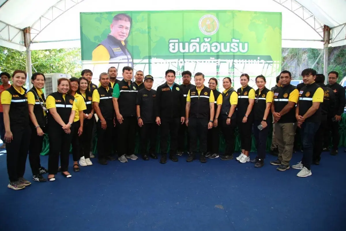 เลขา ส.ป.ก. ลงพื้นที่ภูเก็ตพร้อม "ธรรมนัส" มอบที่ดิน ส.ป.ก.เกือบหมื่นไร่