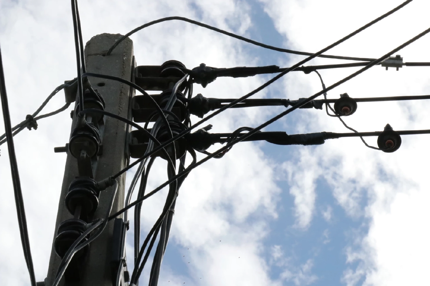 สาวท้อง 7 เดือน ร้องสื่อ สามีถูกไฟช็อตเสียชีวิต แต่ถูกปัดความรับผิดชอบ