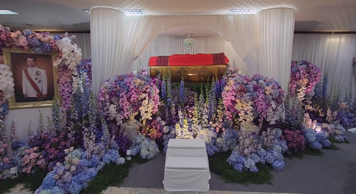 ชาวกาญจน์นับพันร่วมพิธีศพ 'กำนันเซี้ย' ตำนานนักการเมืองดัง