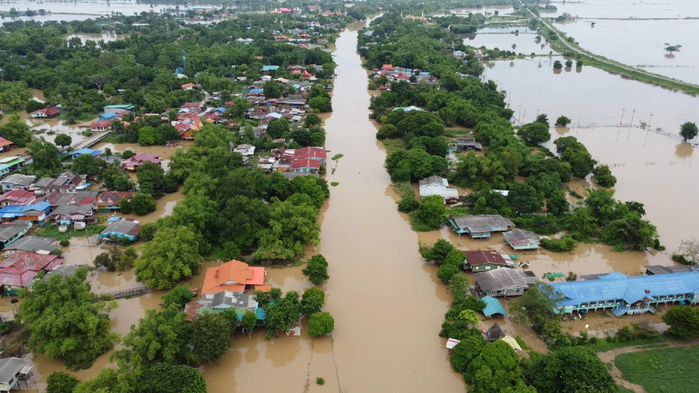 อยุธยา อ่วม! น้ำท่วมขยายวงกว้าง 8 อำเภอ กระทบแล้วกว่าหมื่นครัวเรือน