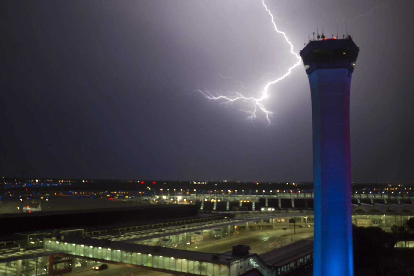 สภาวะโลกร้อน ป่วนอากาศให้แปรปรวน ทำการนั่งเครื่องบินเสี่ยงอันตราย 