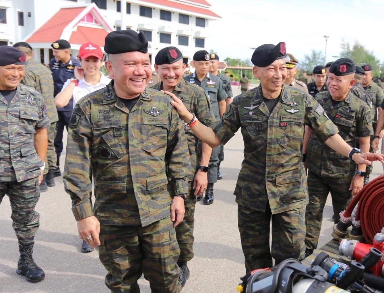 ผบ.ตร.ตรวจเยี่ยม-ให้กำลังใจ "ตำรวจพลร่ม ค่ายนเรศวร"