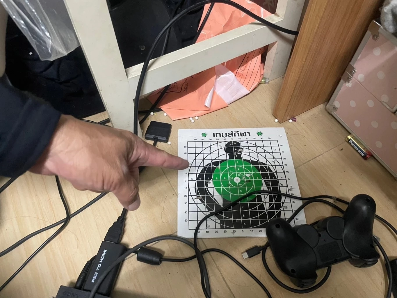 เผยโฉมหน้าเจ้าหน้าที่ตำรวจ 2 นาย ผู้เจรจากับผู้ก่อเหตุยิงกลางห้างพารากอน