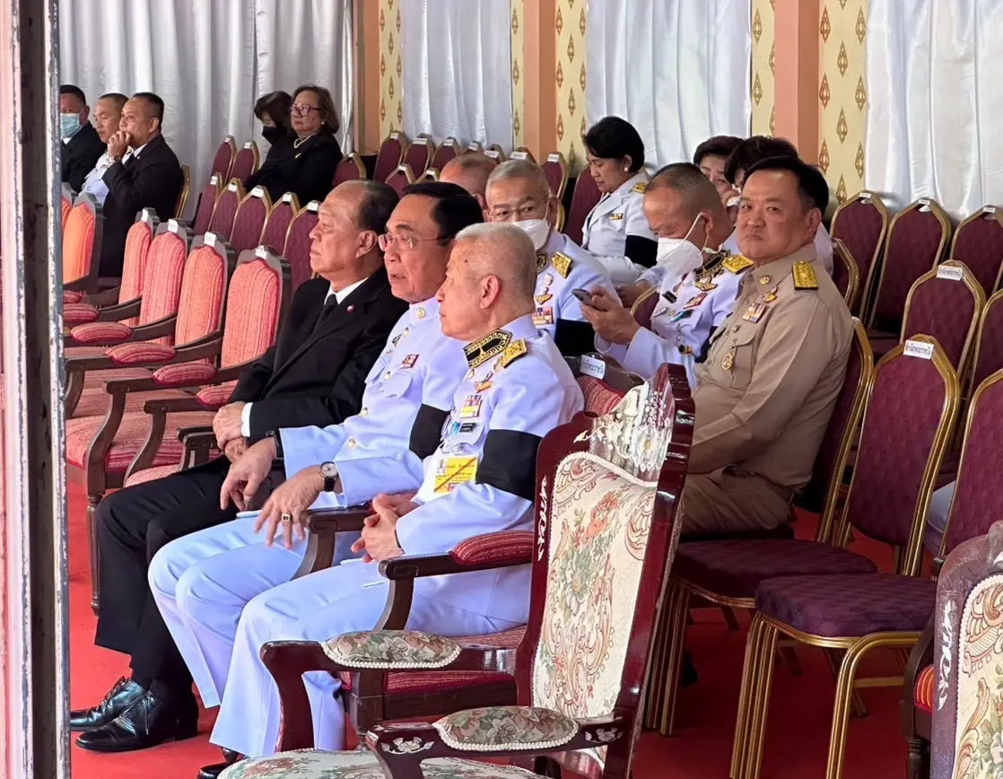 "บิ๊กตู่-บิ๊กป็อก-บิ๊กแดง" ร่วมงานพระราชทานเพลิงศพ มารดา"ผบ.ตร."
