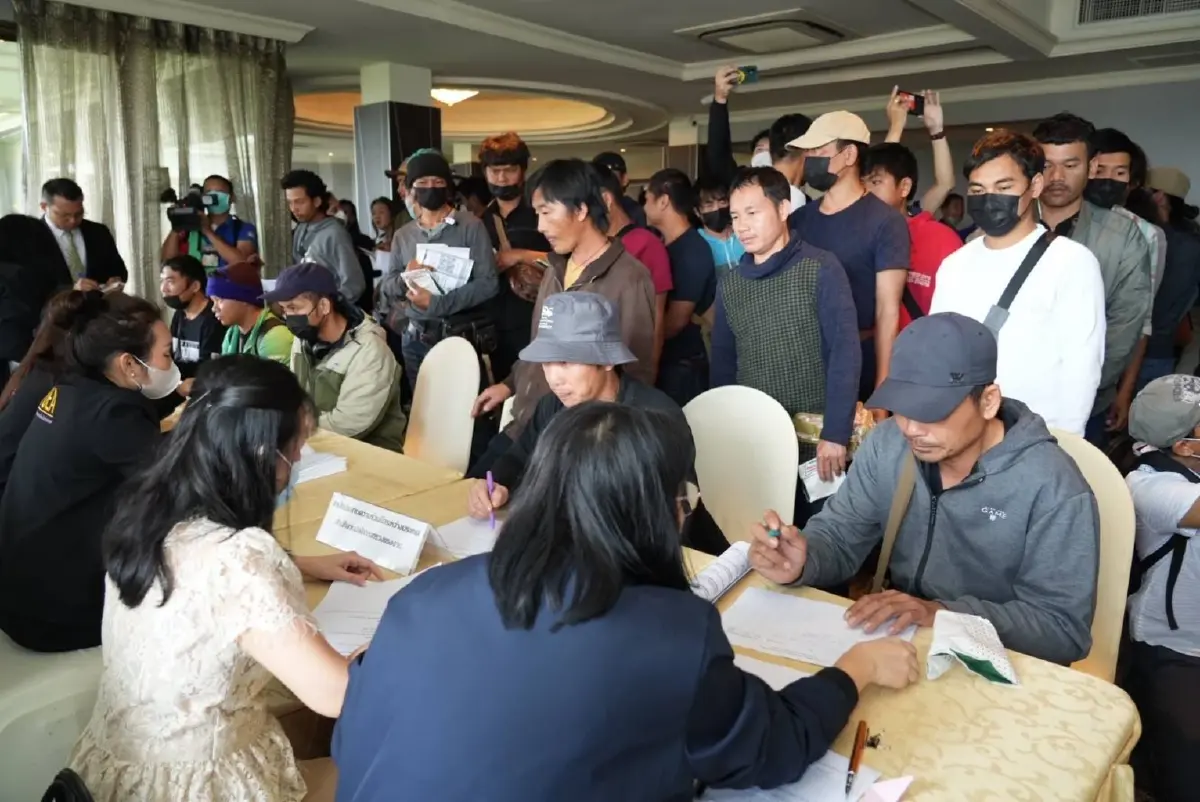 "พิพัฒน์" เผย เร่งนำแรงงาน 7,000 กว่าคน กลับไทยทั้งหมดภายในต้นเดือน พ.ย.นี้