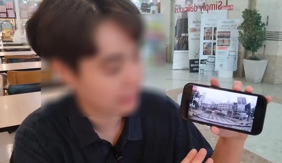 สาวหล่อจอดรอสัญญาณไฟ ไม่เห็นตำรวจโบกให้เลี้ยว กลับเจอคำพูดคุกคามทางเพศ