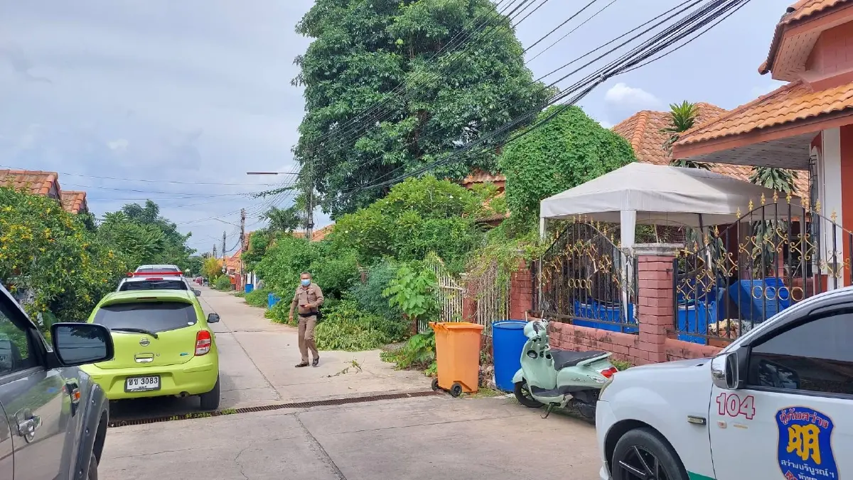 หนุ่มแบงก์วิ่งป่าราบ สำรวจบ้านขายทอดตลาด เจอศพคาประตู