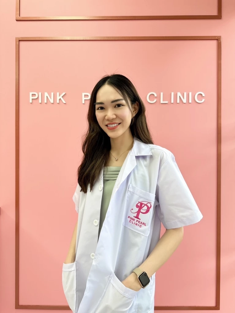 แพทย์หญิงวริศนันท์ ตังติวิวัฒน์ แพทย์ผู้เชี่ยวชาญทางด้านความงามประจำ PINK PEARL CLINIC 