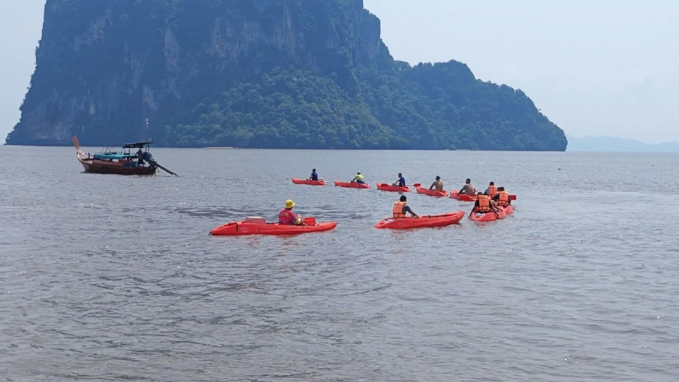 เที่ยวเชิงอนุรักษ์ "พายเรือคายัค" ชมป่าโกงกาง คิกออฟรับไฮซีซั่นตรัง