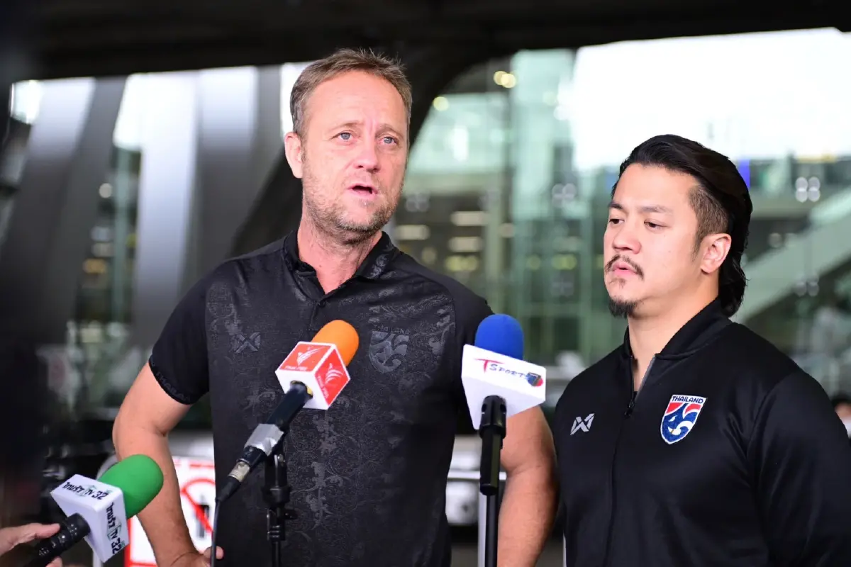 "ทีมชาติไทย" กลับถึงบ้านเกิด "มาโน่" เผยได้ตัวเลือกในทีมชาติเพิ่มเพียบ