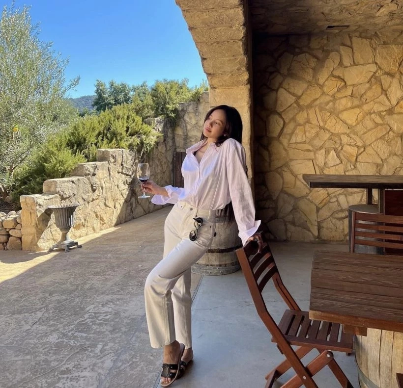 “ลิซ่า” อวดหุ่นแซ่บใส่บิกินีตัวจิ๋ว “คุณแม่จิตทิพย์” ไม่แพ้เซ็กซี่คู่ลูก