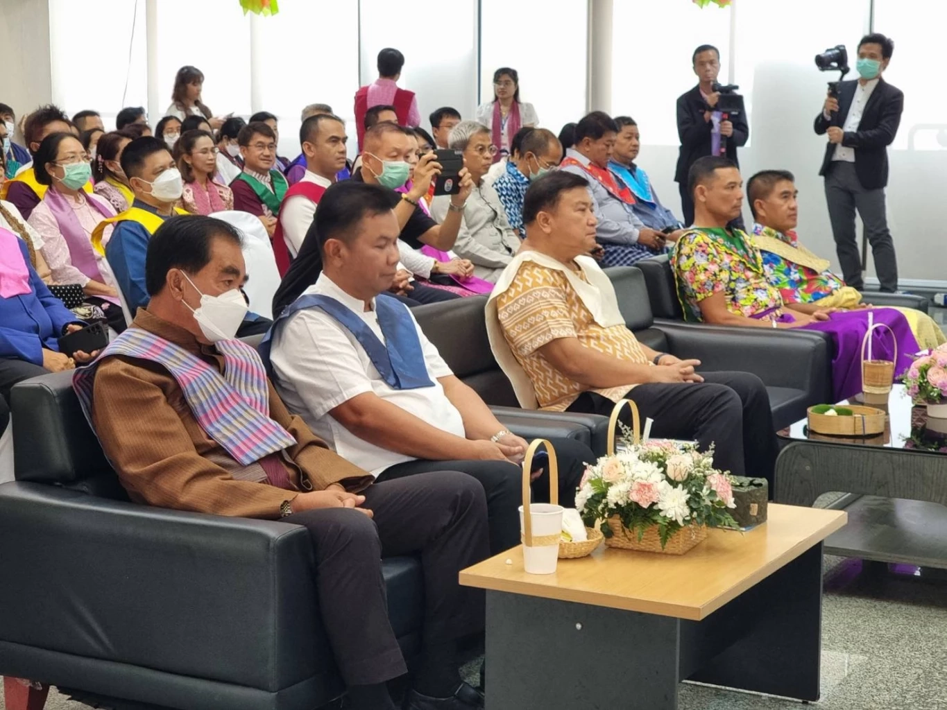 เทศบาลนครปากเกร็ดจัดงานประเพณีตักบาตรพระสงฆ์ทางเรือ