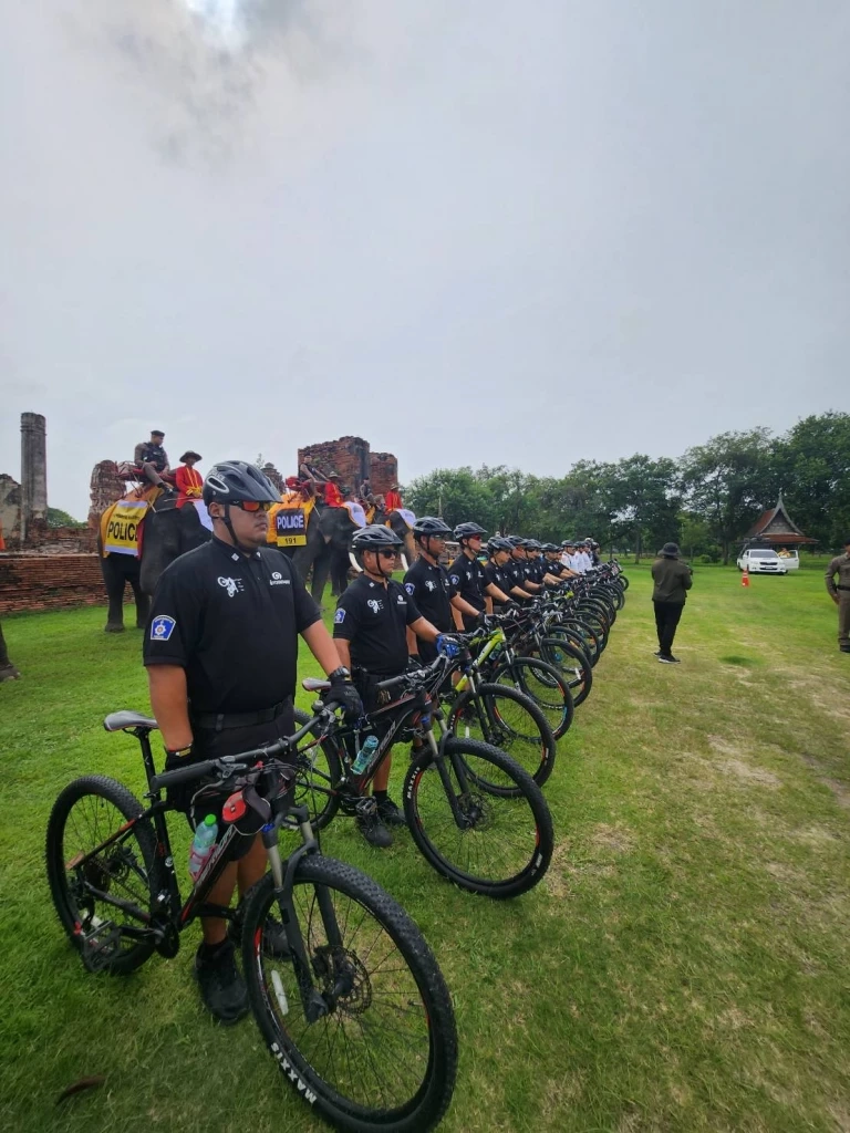 ตำรวจอยุธยา ปล่อยแถวสายตรวจช้าง สร้างความเชื่อมั่นให้กับนักท่องเที่ยว