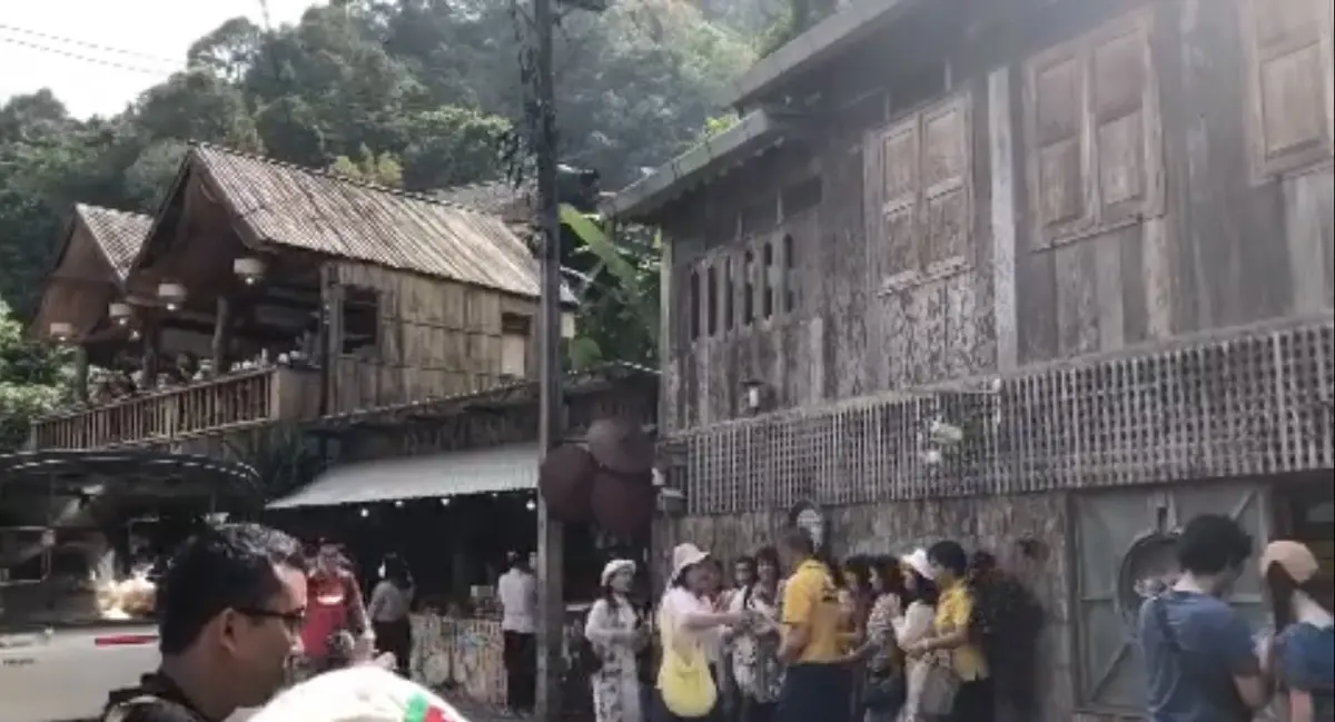 นักท่องเที่ยวแห่ขึ้นดอยรับลมหนาว-ชมธรรมชาติในช่วงวันหยุดยาว