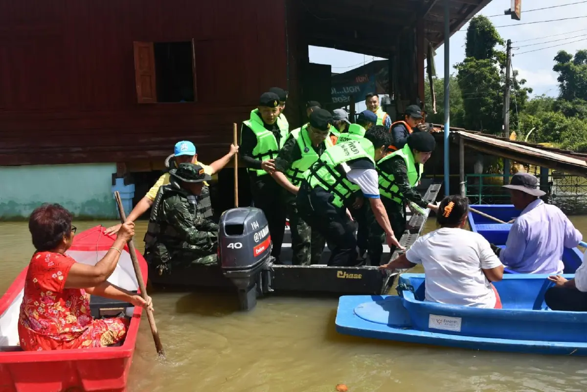 ชาวบ้านบางระกำ เสียสละอยู่กับน้ำท่วม 3 เดือน เป็นพื้นที่รับน้ำแทนภาคกลาง