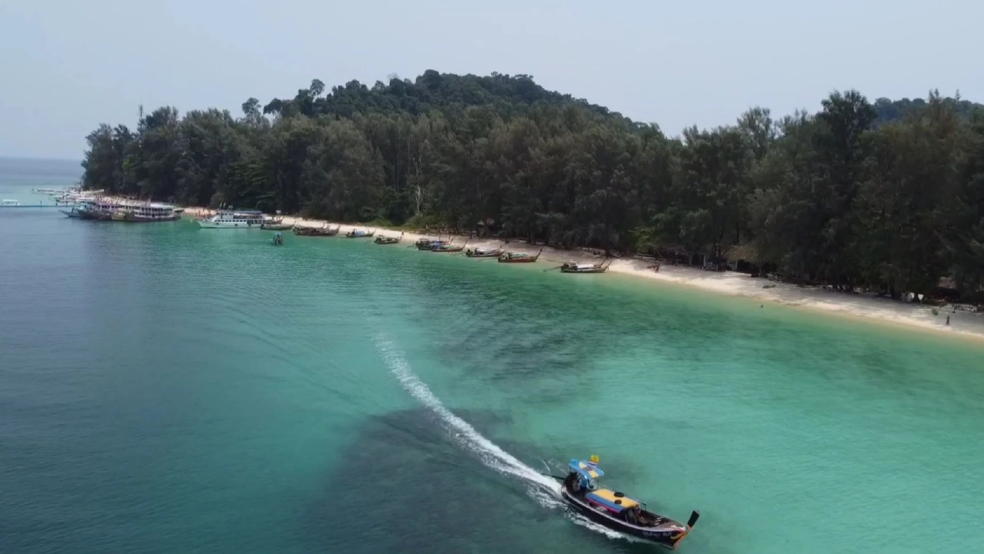 เที่ยวเชิงอนุรักษ์ "พายเรือคายัค" ชมป่าโกงกาง คิกออฟรับไฮซีซั่นตรัง