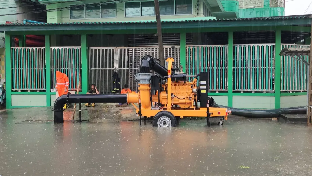 ฝนถล่มเมืองระยองอ่วม บขส.ใหม่ จมบาดาล