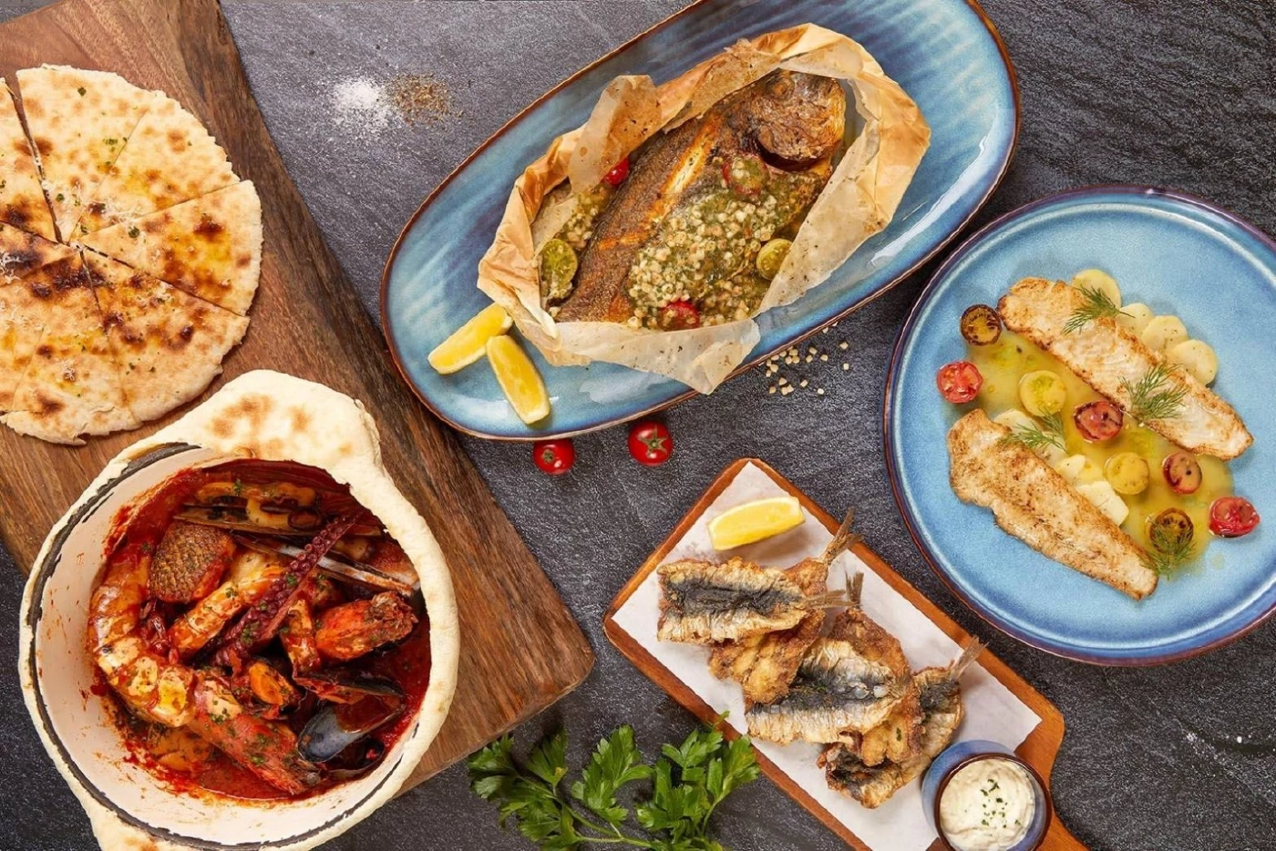 อร่อยเลาะริมชายฝั่งทะเลเมดิเตอร์เรเนียนที่ ลา ทาโวลา (La Tavola)