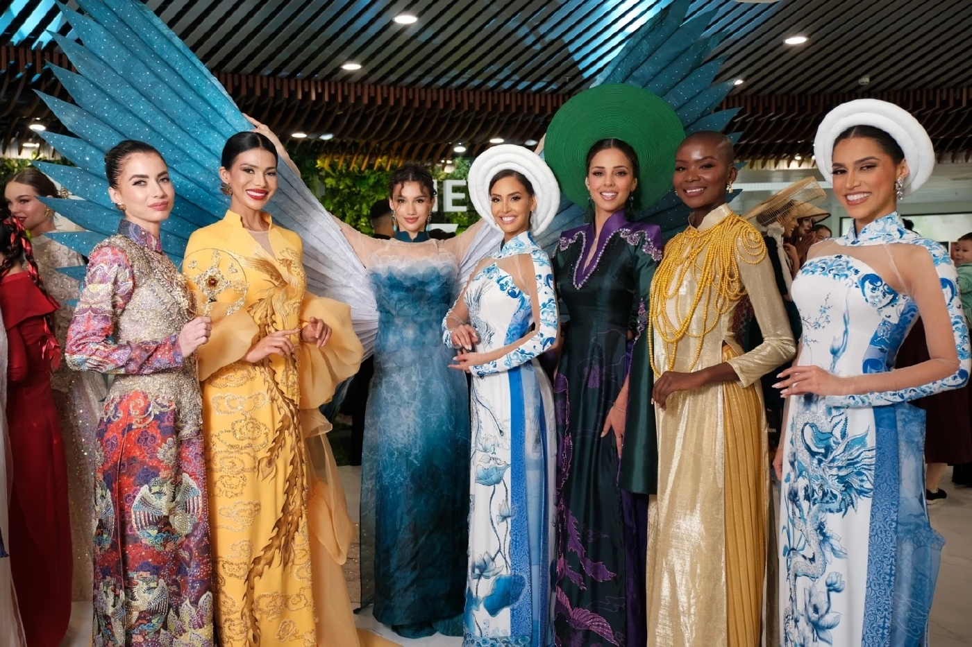 Miss Grand International 2023 สวยฉ่ำรันเวย์ในชุดอ่าวหญ่าย