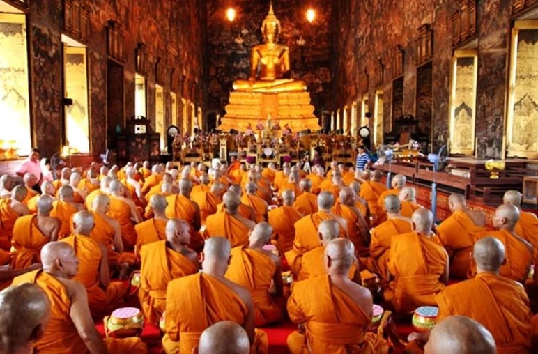 วันออกพรรษา 2566 ชวนรู้จักประวัติ พร้อมพิกัดงานบุญ เสริมสิริมงคลให้กับชีวิต