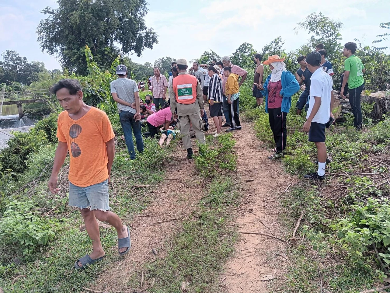 สลด! ด.ญ.วัย 13 สละชีวิตช่วยน้อง 5 ขวบ ลื่นตกฝาย น้องรอดแต่ตัวเองจมดับ