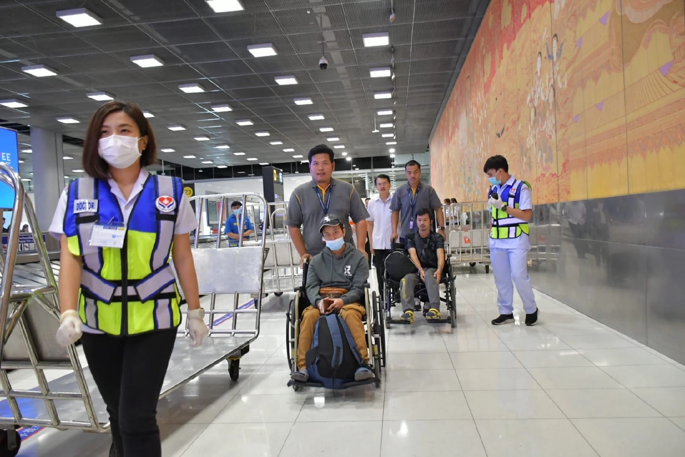 ต้อนรับ 15 แรงงานไทยจากอิสราเอล กลุ่มแรก เดินทางกลับสู่มาตุภูมิ