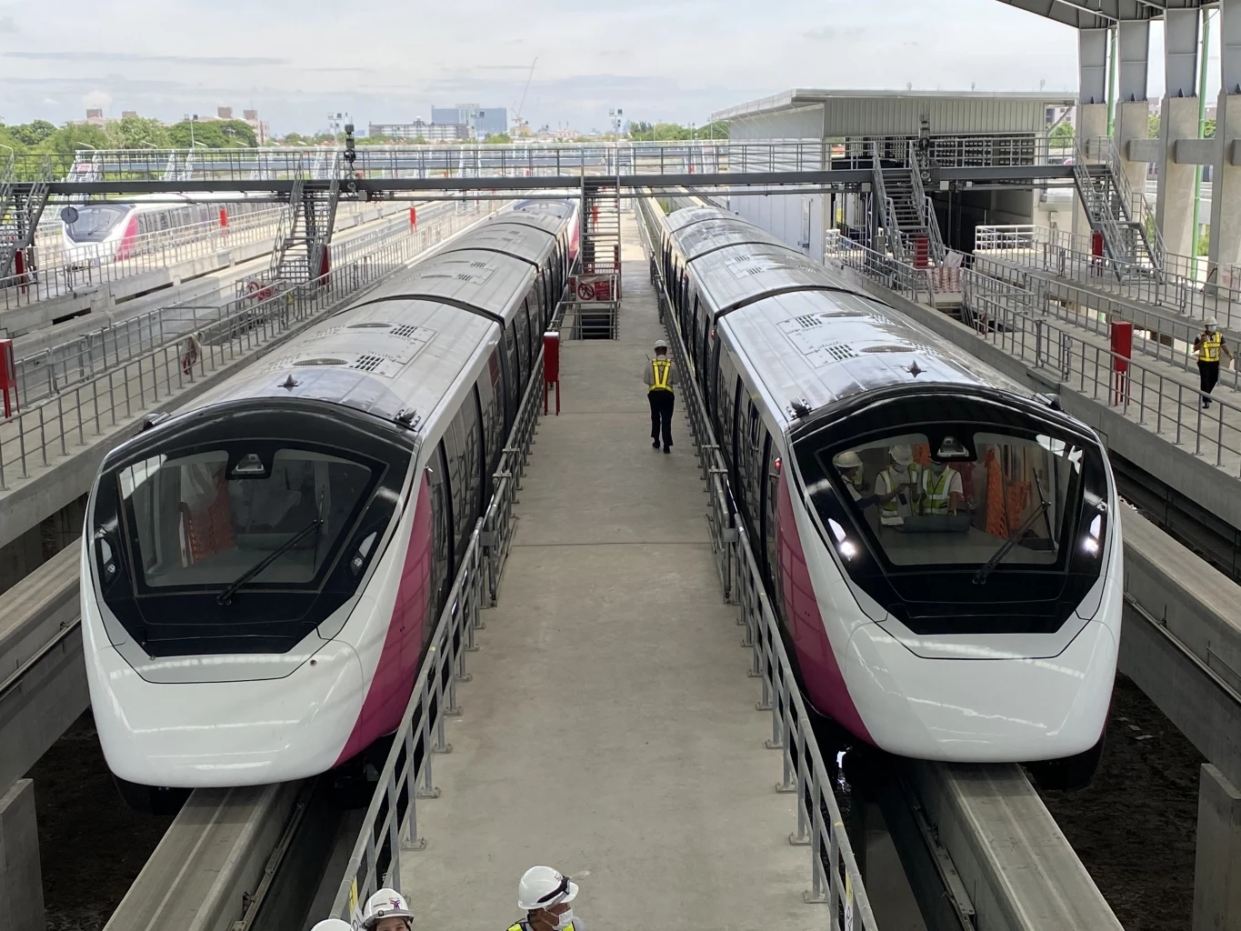 ไม่นานเกินรอ ! รถไฟฟ้าสายสีชมพู เร่งเปิดบริการธ.ค.นี้