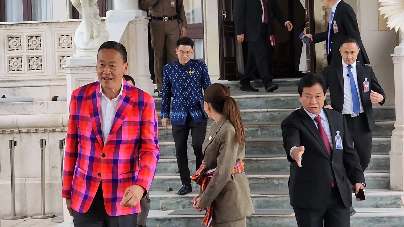 เศรษฐา ใส่สูทผ้าขาวม้าสีสด เคียงคู่ "อุ๊งอิ๊งค์" ถก คกก.ซอฟต์พาวเวอร์ นัดแรก