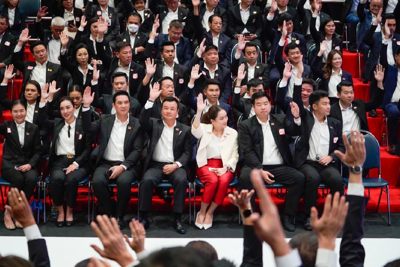 จับตา! ประชุมใหญ่ "เพื่อไทย" เลือกหัวหน้า-กก.บห. "อุ๊งอิ๊งค์" จ่อขึ้นผู้นำ