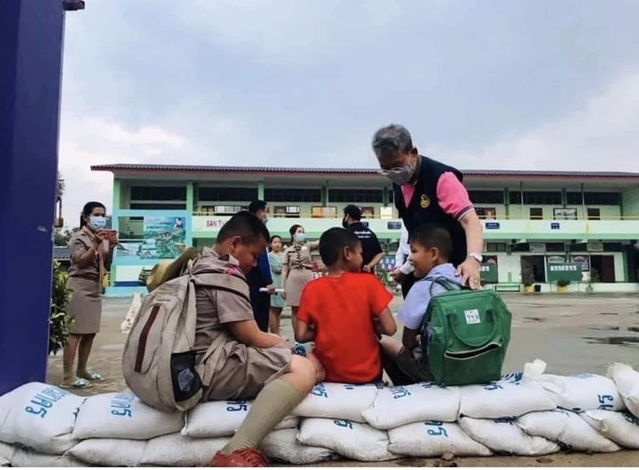 อัปเดตอาการ ผู้ว่าฯปู หลังผ่าตัดสมอง ชาวเน็ตทราบข่าว แห่ส่งกำลังใจเพียบ