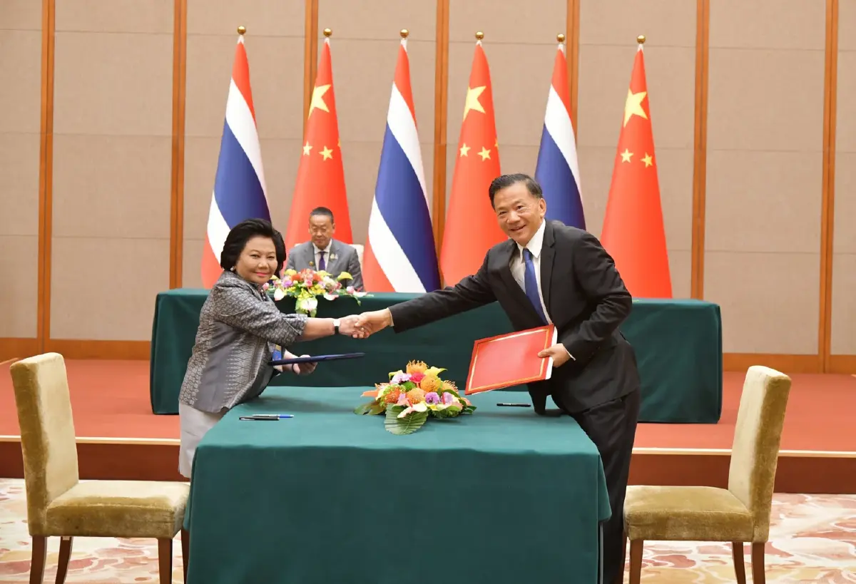 "พวงเพ็ชร" เซ็น MOU สื่อยักษ์ใหญ่จีน ยกระดับ-แลกข่าวสารทั้งสองประเทศ