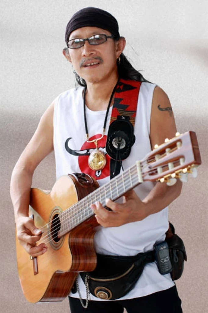 "แอ๊ด คาราบาว" ออกมาเคลื่อนไหวหลังประกาศยุบวง