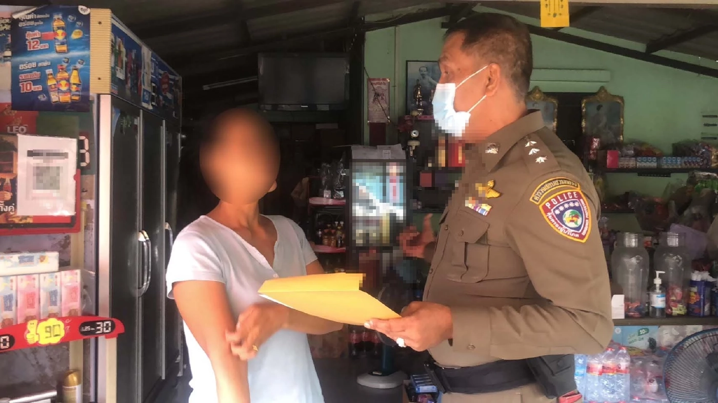 บุกทลายแหล่งขายน้ำหวานผสมโคเดอีน ยึดของกลางมูลค่านับล้าน