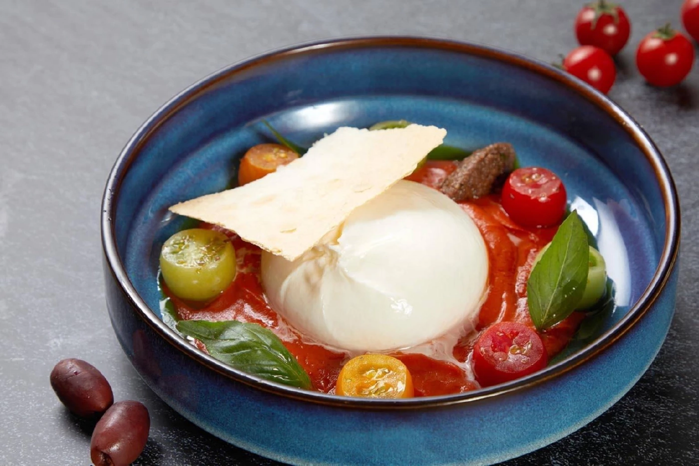 อร่อยเลาะริมชายฝั่งทะเลเมดิเตอร์เรเนียนที่ ลา ทาโวลา (La Tavola)