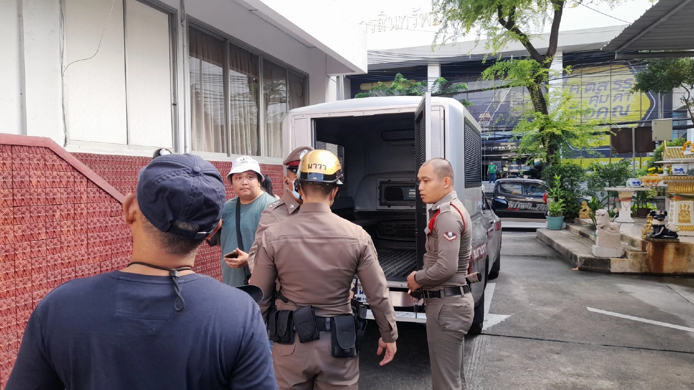 ตร.นำ 3 ผู้ต้องหา ขายปืน - กระสุน ให้เด็ก 14 ฝากขัง พร้อมออกหมายจับเพิ่มอีก 3 ราย