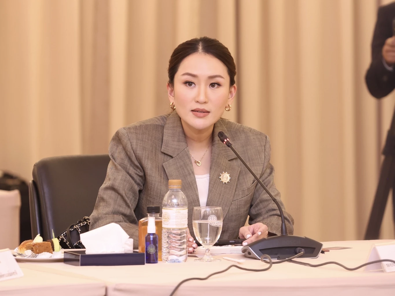 'อุ๊งอิ๊งค์' จากเด็กฝึกงานร้านแมคฯ สู่ว่าที่นายหญิงเพื่อไทย