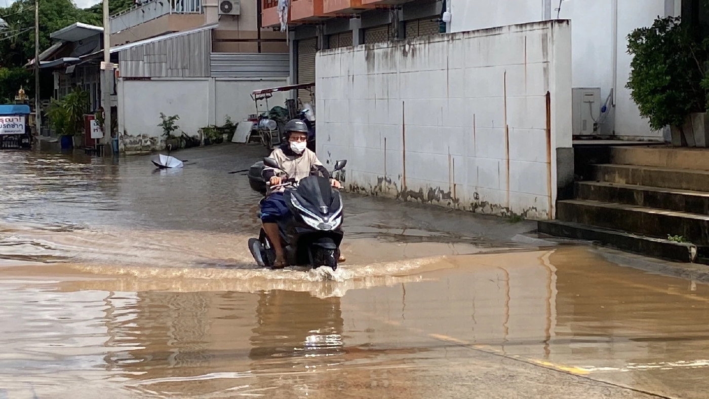 น้ำลำตะคองเอ่อท่วมโคราช อำเภอเมืองอำเภอเดียว เดือดร้อนเกือบ 1 พันครัวเรือน