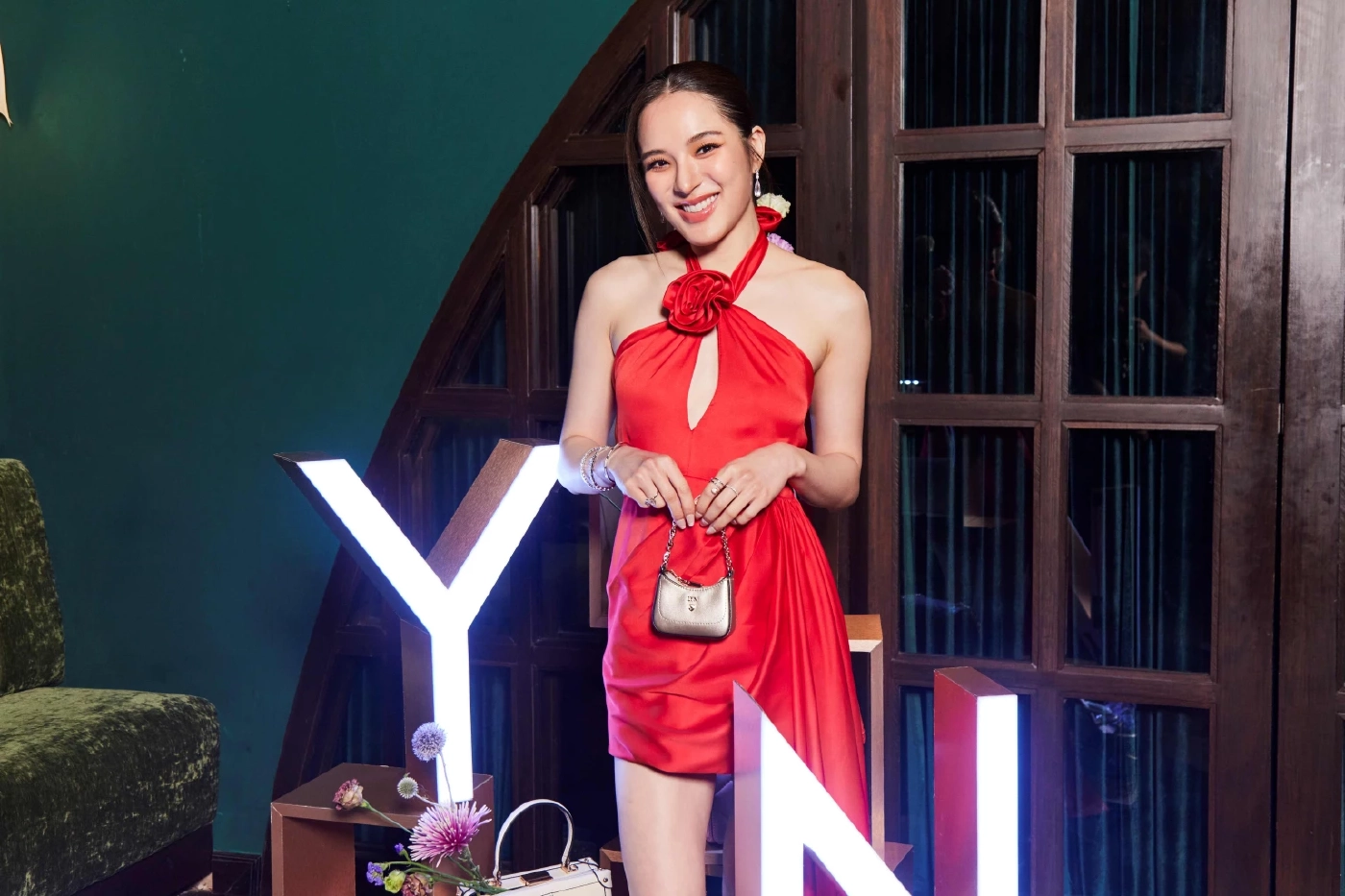LYN “GLAMOUR NIGHT” เผยลุคแฟชั่นหรูและมีเสน่ห์จาก 10 นักแสดงสาว