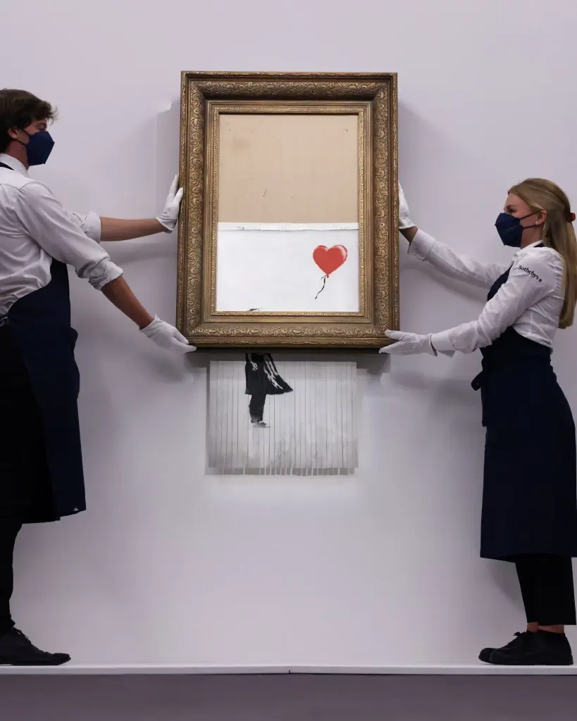หรือว่า Banksy กราฟิตี้ดังจะเปิดหน้าแล้ว?
