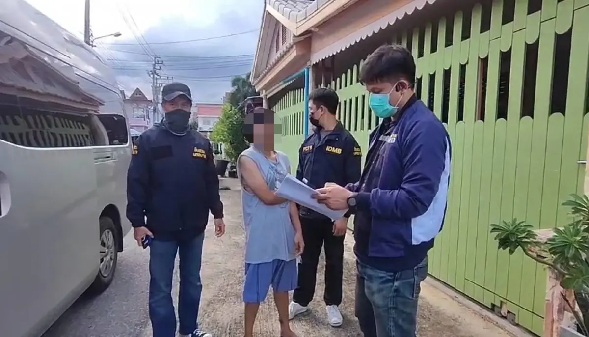 สืบนครบาลจับกุม 2 ผัวเมียรับจ้างเปิดบัญชีม้าเป็นอาชีพกว่า 18 บัญชี