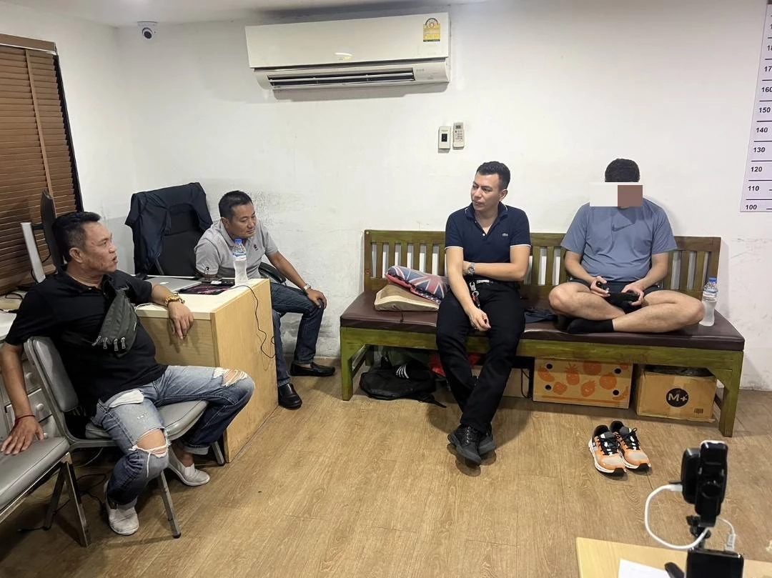 รวบนักท่องเที่ยวการ์ตาร์ ขืนใจหนุ่มพนง.ร้านฟาสต์ฟู้ด กลางโรงพยาบาลดัง