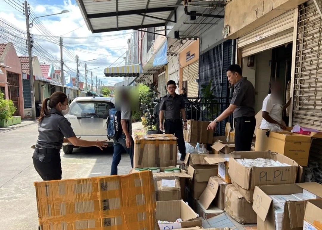 DSI ทลายโกดังเก็บอาหารเสริมปลอม “คนและสัตว์เลี้ยง” มูลค่ากว่า10ล้านบาท