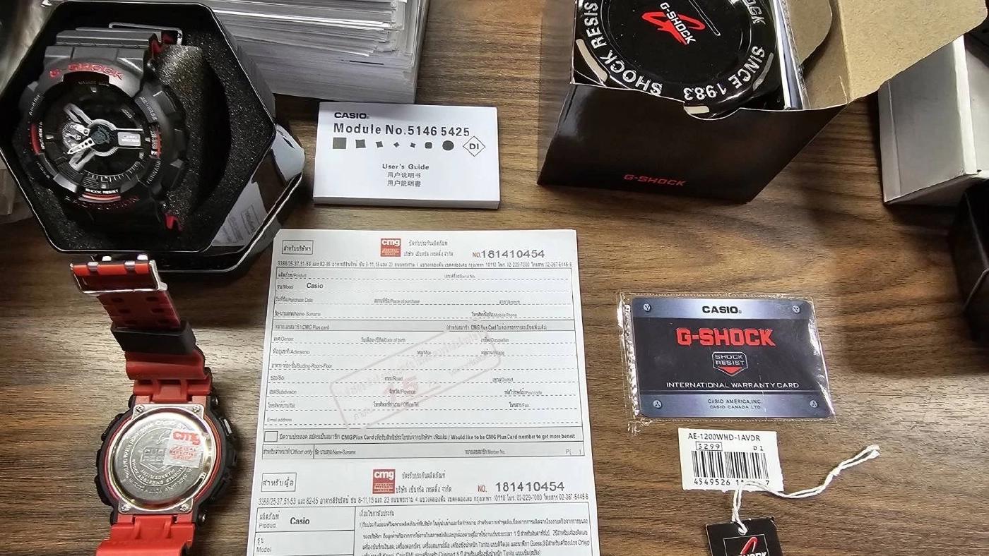 บุกทลายโกดัง ปลอมนาฬิกา หลอกขายผ่านออนไลน์ ยึดของกลางร่วม 2 ล้าน