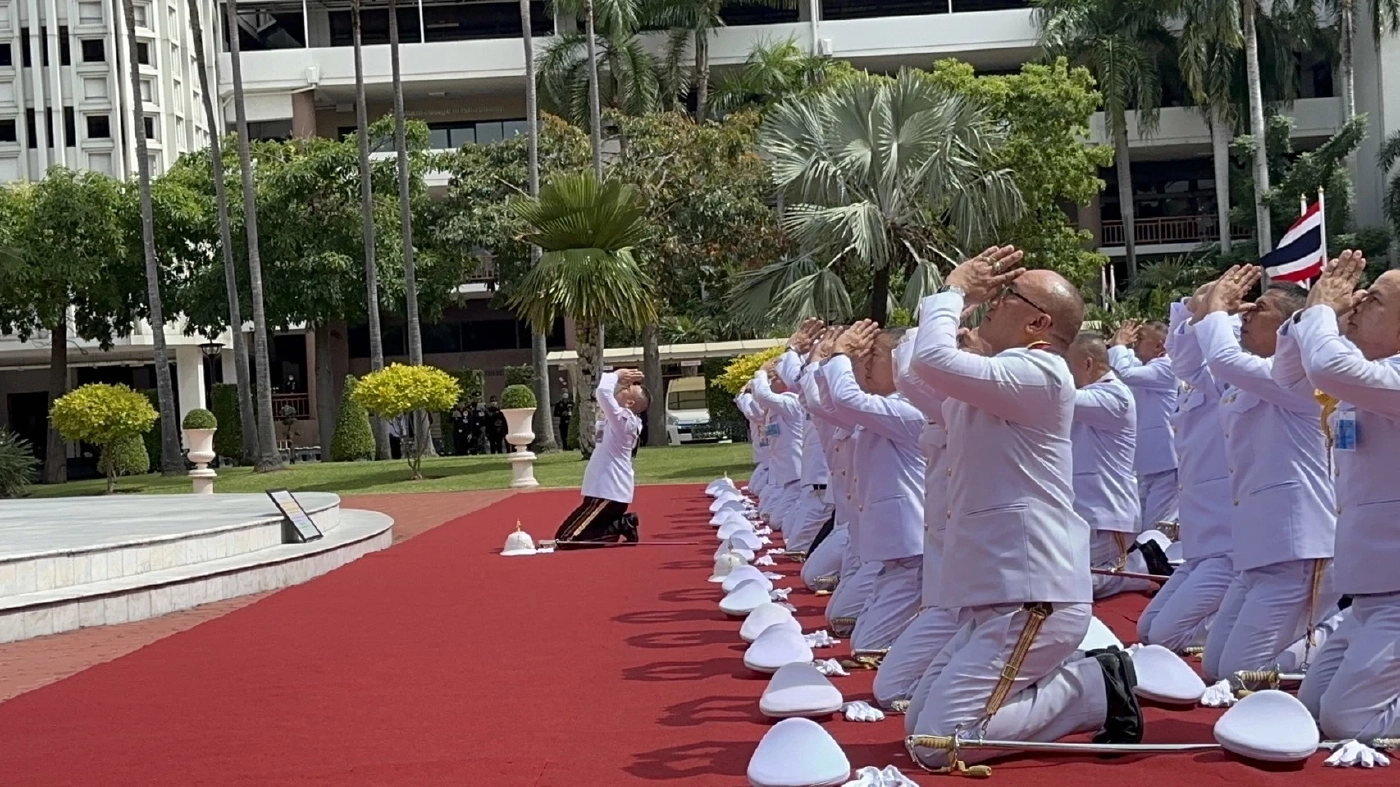 "บิ๊กต่อ" นำถวายสัตย์นายทหารชั้นนายพล ได้รับพระราชทานชั้นยศสูงขึ้น