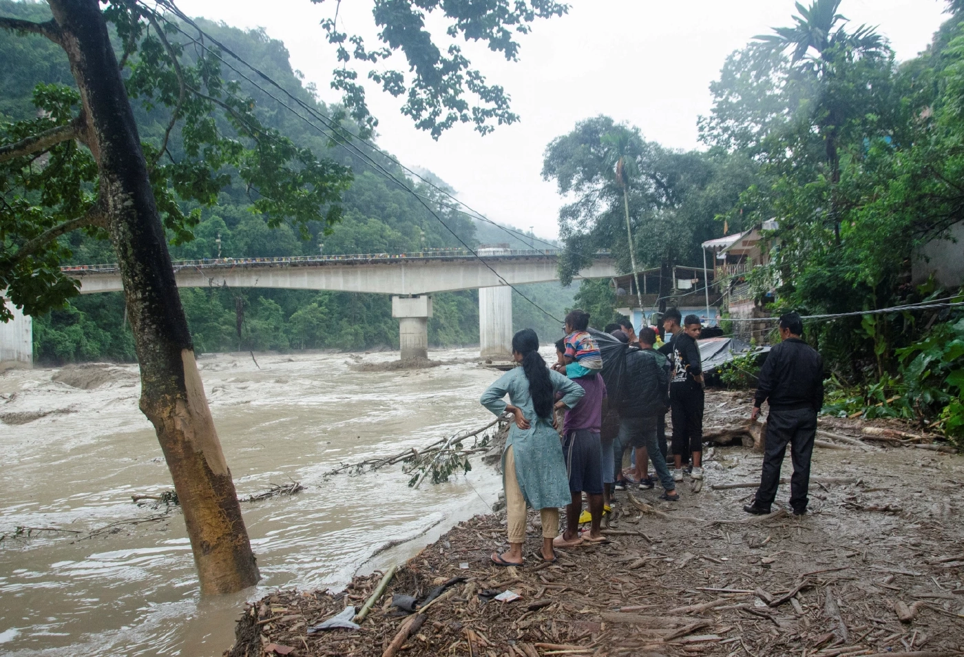 ยอดผู้เสียชีวิตน้ำท่วมอินเดียพุ่ง 53 ราย เร่งหาอีกกว่า 140 ชีวิต