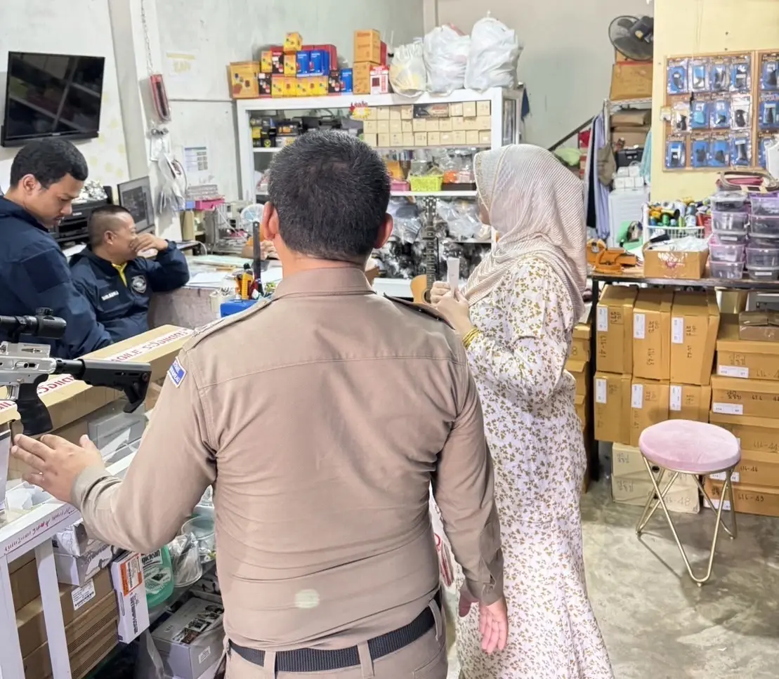 ตำรวจไซเบอร์ จับสาวเจ้าของร้านขายปืนทางออนไลน์
