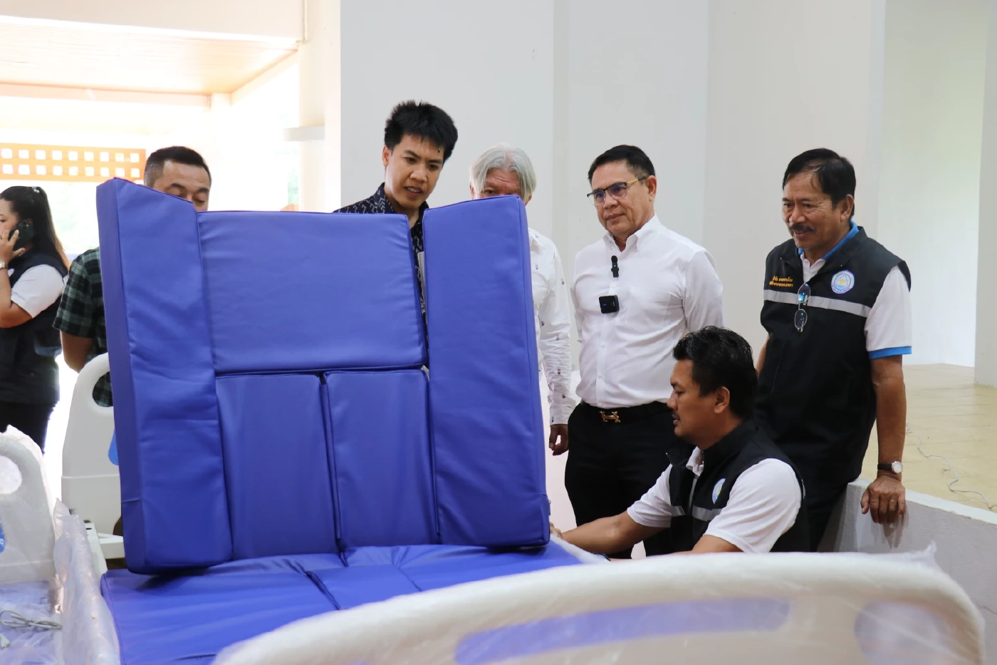 นายกไพเจน มอบเตียงผู้ป่วย